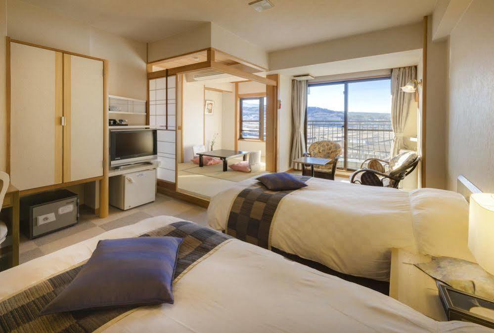Fujisan Onsen Bessho Sasa Hotell Fujiyoshida Exteriör bild