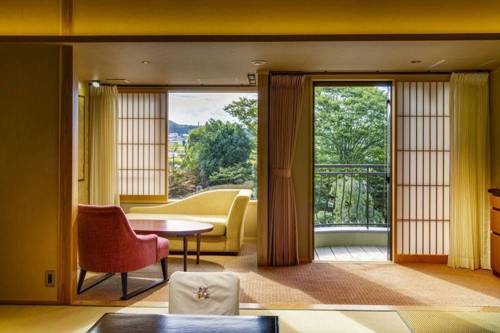 Fujisan Onsen Bessho Sasa Hotell Fujiyoshida Exteriör bild