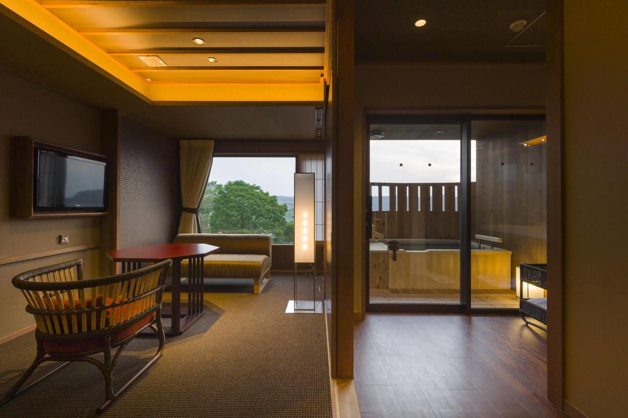 Fujisan Onsen Bessho Sasa Hotell Fujiyoshida Exteriör bild