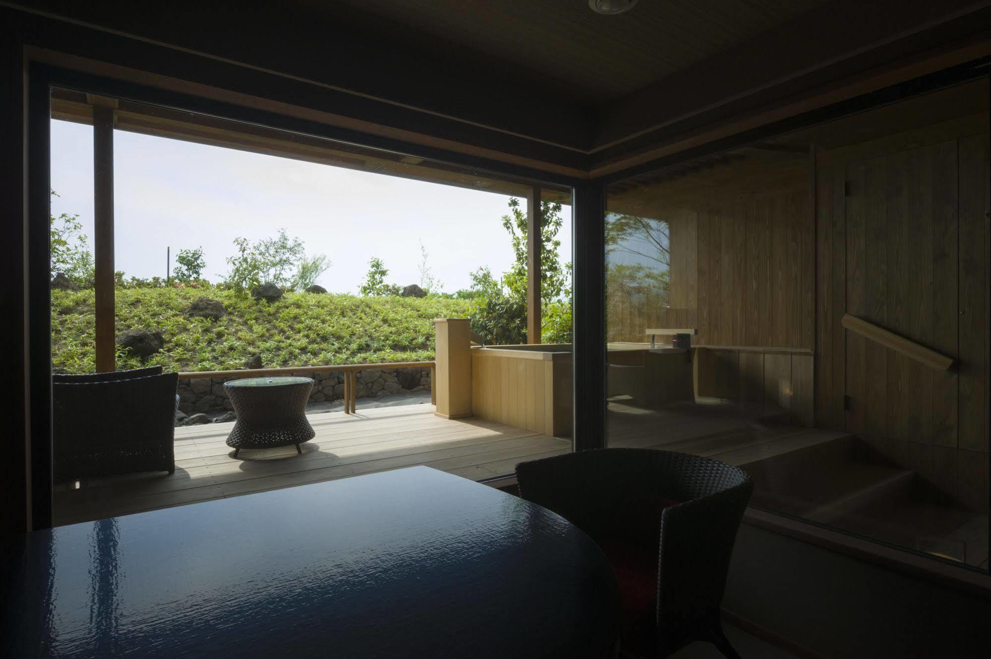 Fujisan Onsen Bessho Sasa Hotell Fujiyoshida Exteriör bild