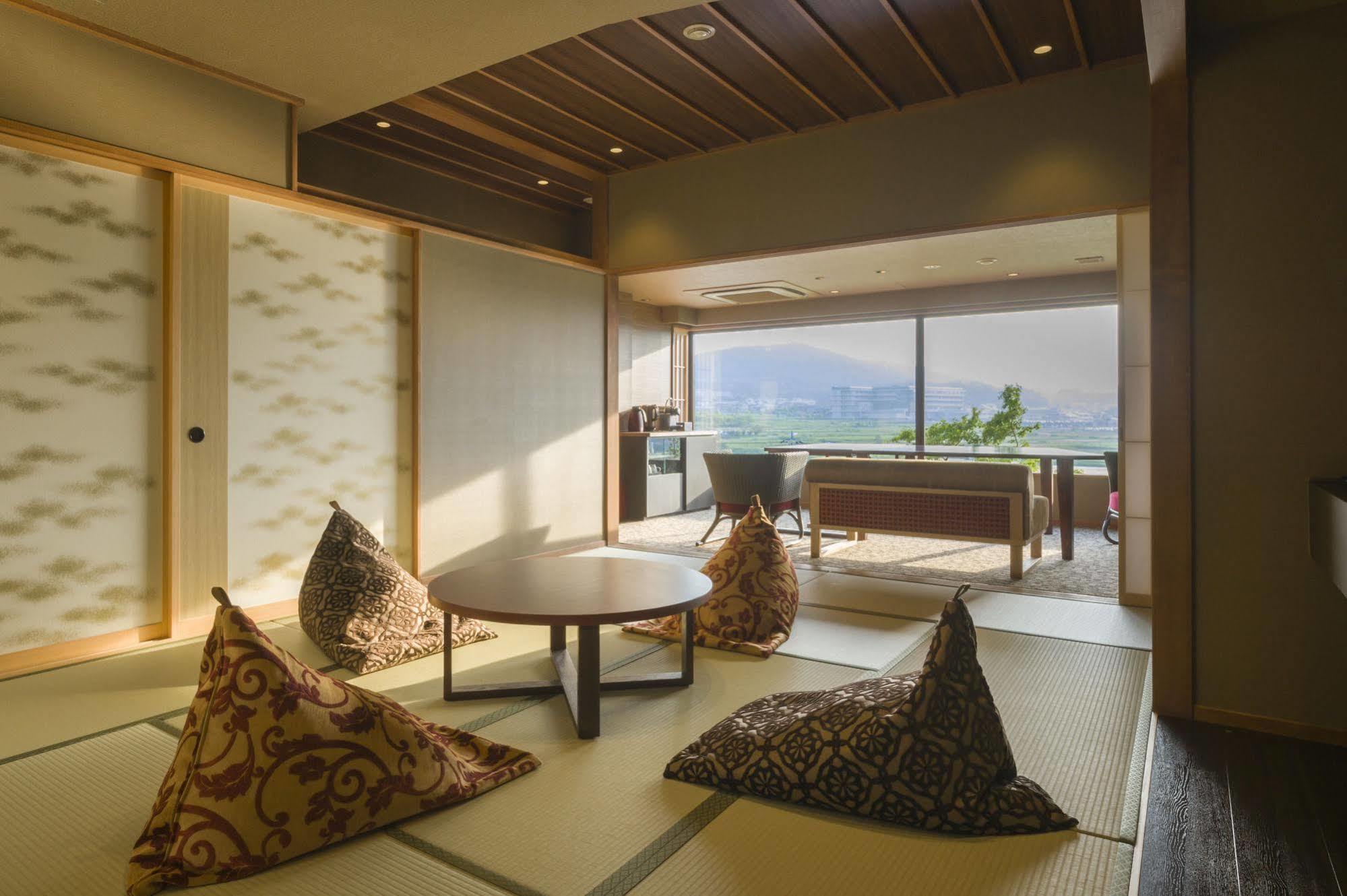 Fujisan Onsen Bessho Sasa Hotell Fujiyoshida Exteriör bild